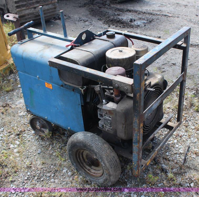 image for item X9365 Miller AEAD-200LE welder/generator