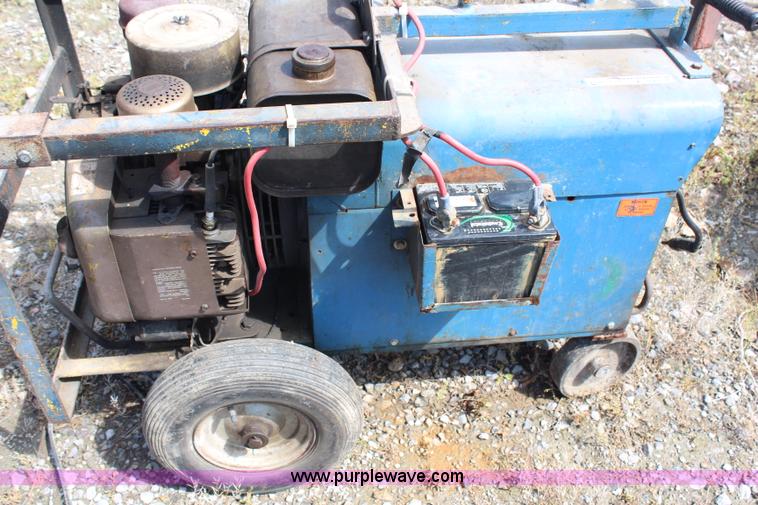 image for item X9365 Miller AEAD-200LE welder/generator