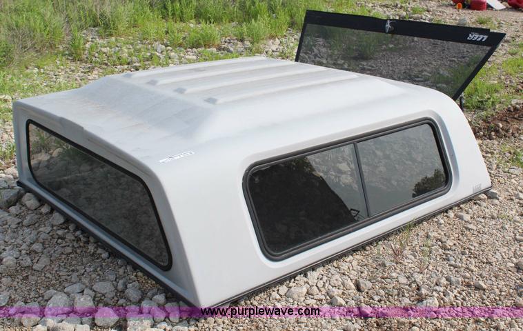 image for item X9398 Leer pickup topper