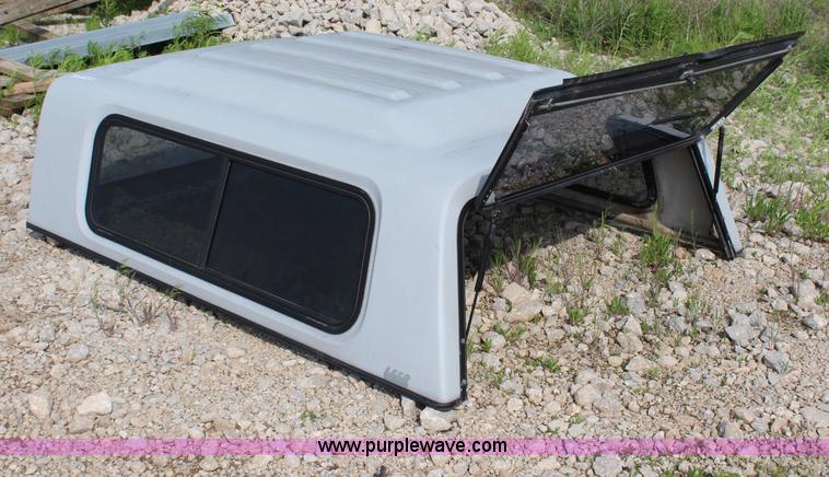 image for item X9398 Leer pickup topper