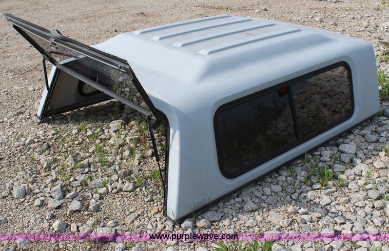 image for item X9398 Leer pickup topper