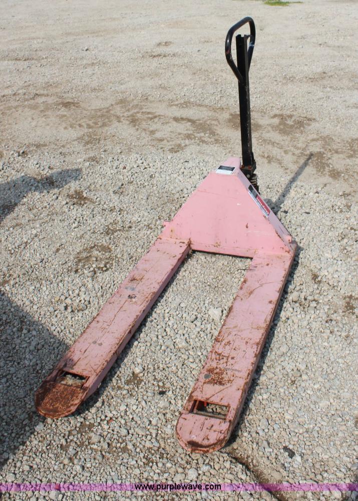 image for item X9400 Pallet jack