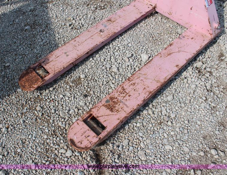 image for item X9400 Pallet jack