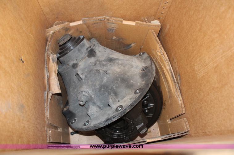 image for item X9418 Spicer truck axle parts