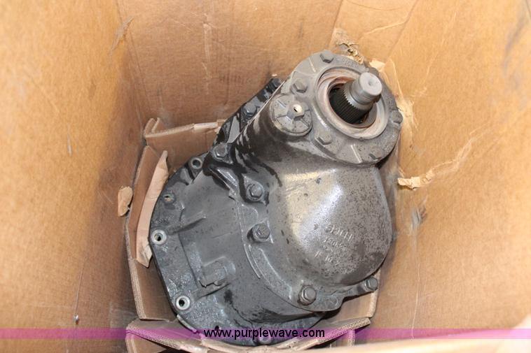 image for item X9422 Spicer power divider, ring gear and pinion