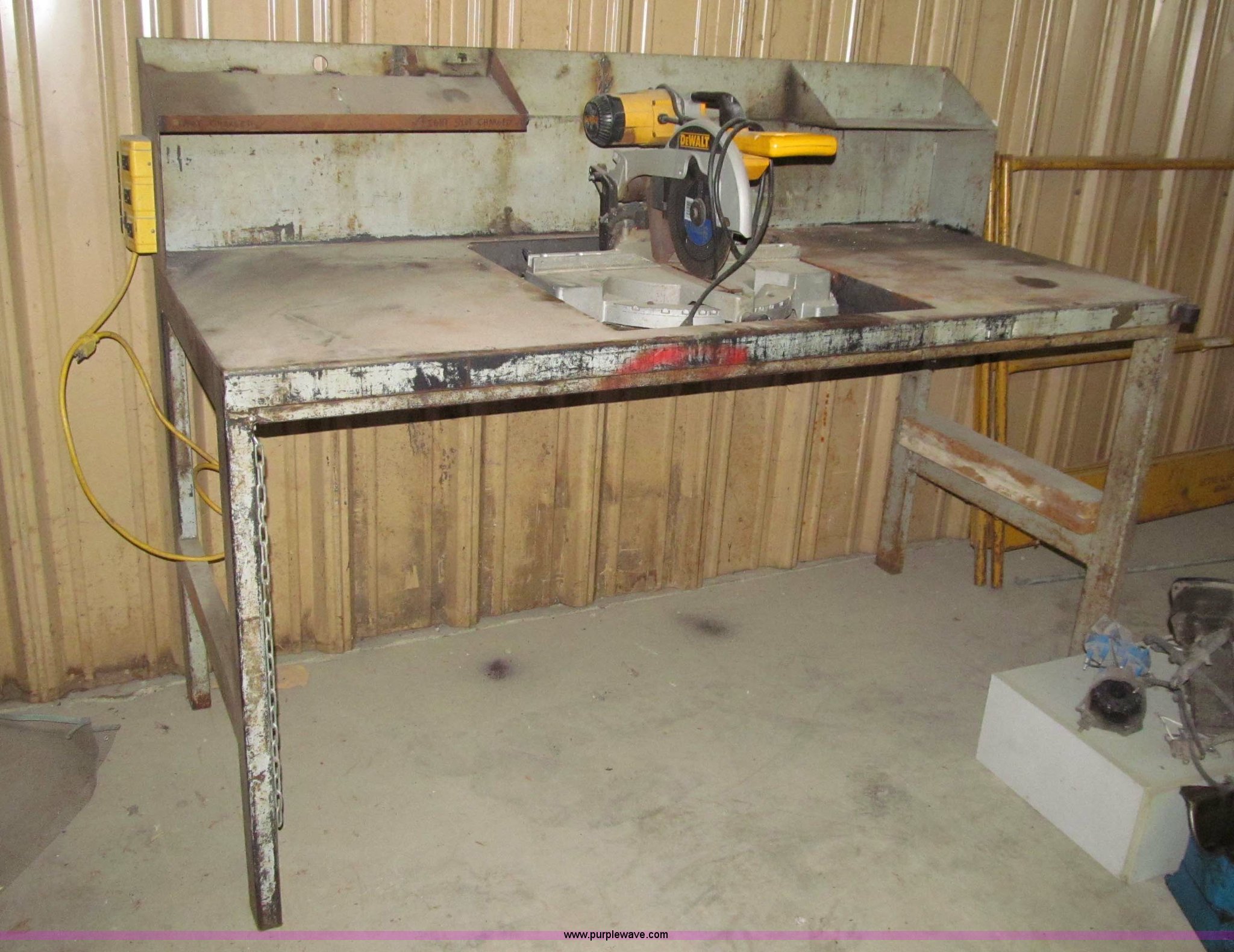 DeWalt DW706 miter saw in Adair, IA Item D7404 sold Purple Wave