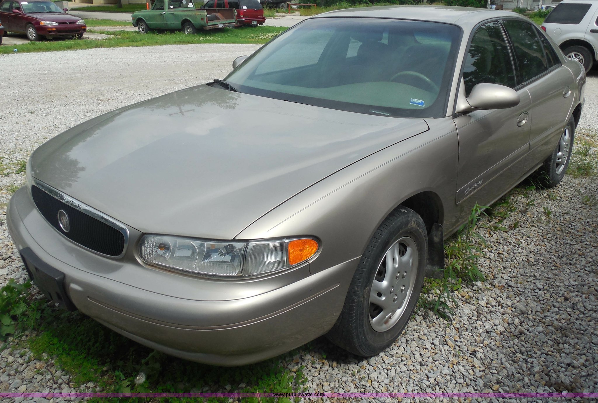2001 Buick Century Custom in Fredonia, KS Item H3122 sold Purple Wave