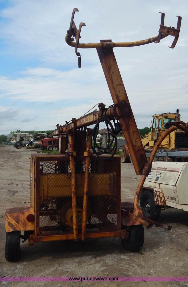 image for item AE9864 Allmond Mani-Lite LD30-YM2W light tower