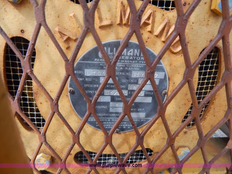 image for item AE9864 Allmond Mani-Lite LD30-YM2W light tower