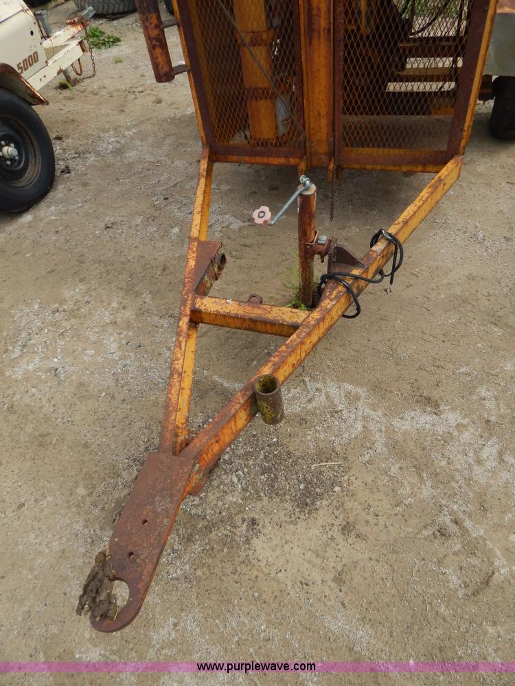 image for item AE9864 Allmond Mani-Lite LD30-YM2W light tower