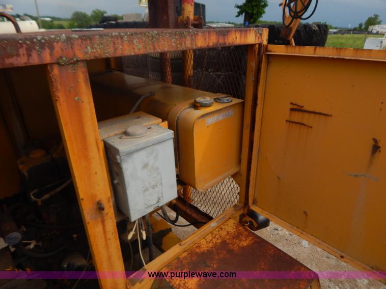 image for item AE9864 Allmond Mani-Lite LD30-YM2W light tower