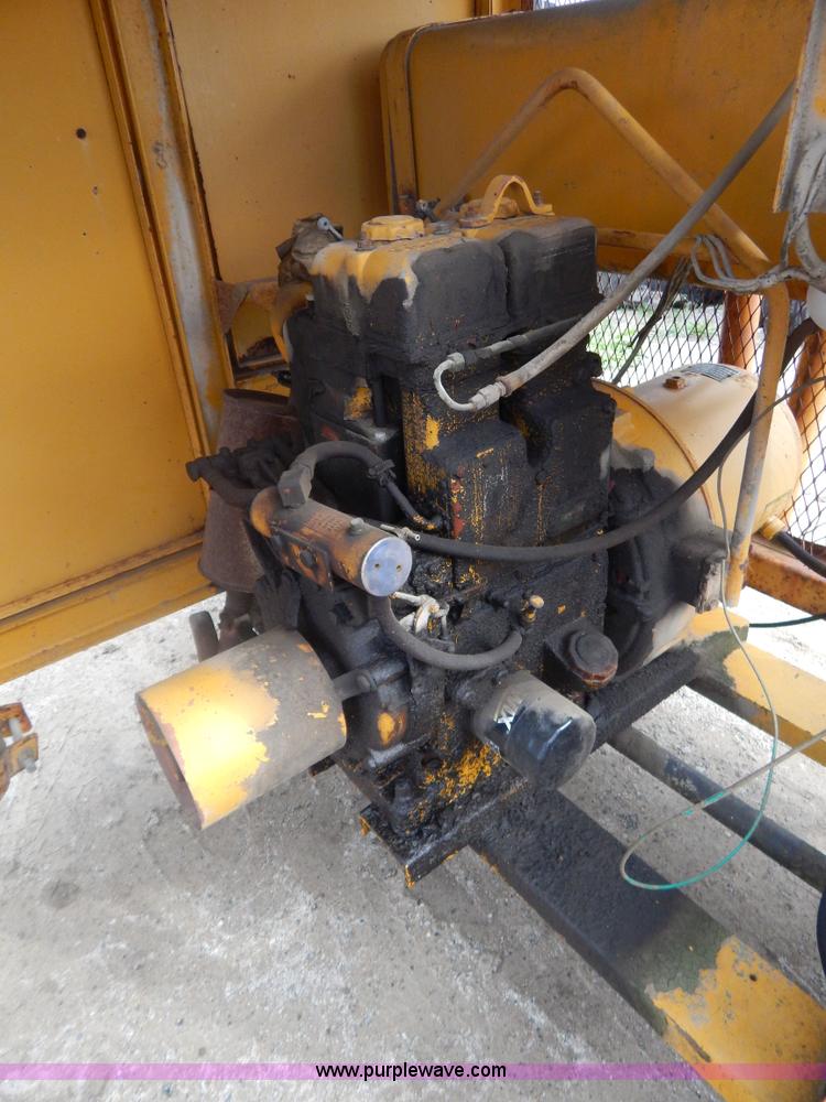 image for item AE9864 Allmond Mani-Lite LD30-YM2W light tower