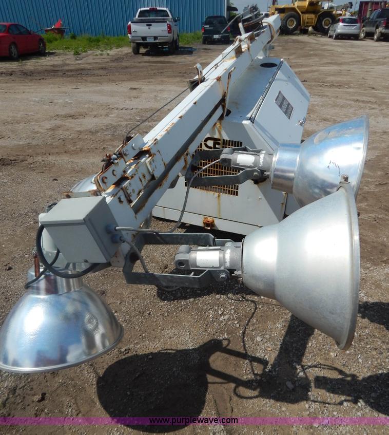 image for item AE9865 Coleman Bright Light light tower