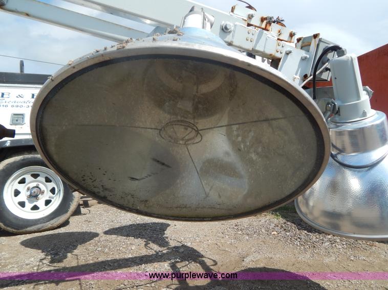 image for item AE9865 Coleman Bright Light light tower