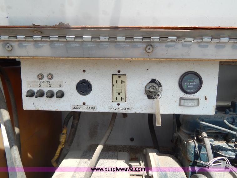 image for item AE9865 Coleman Bright Light light tower