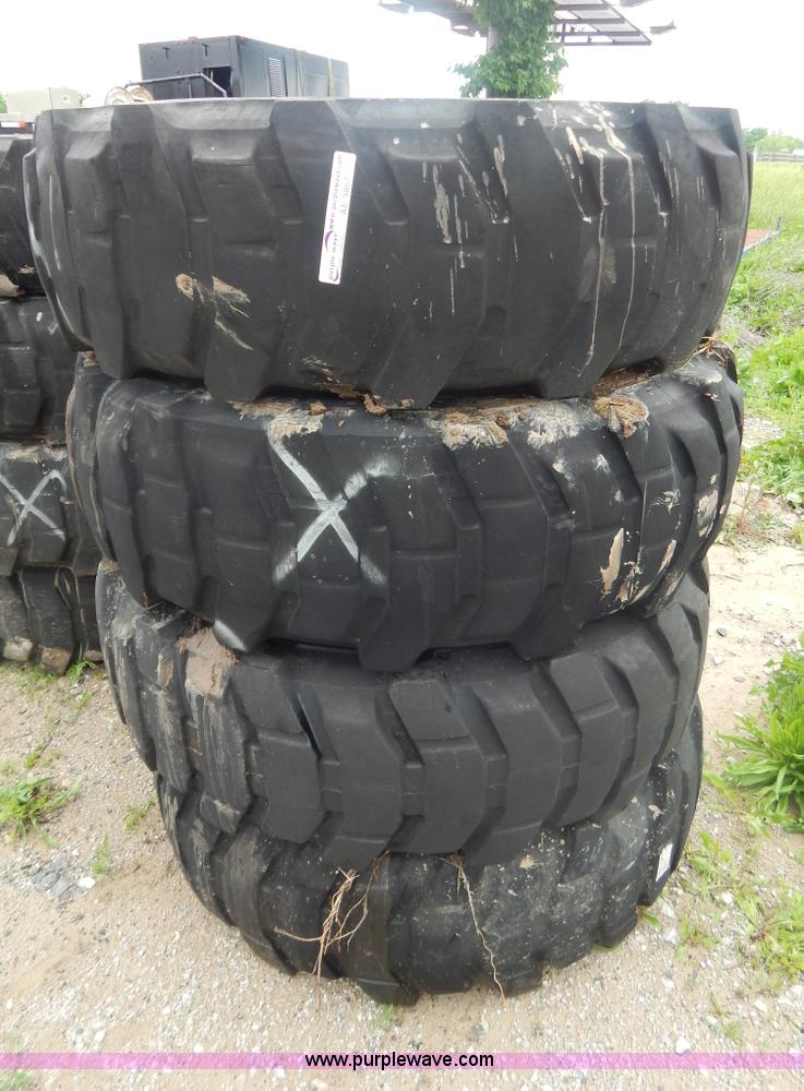 image for item AE9867 (4) Michelin 16-20 tires