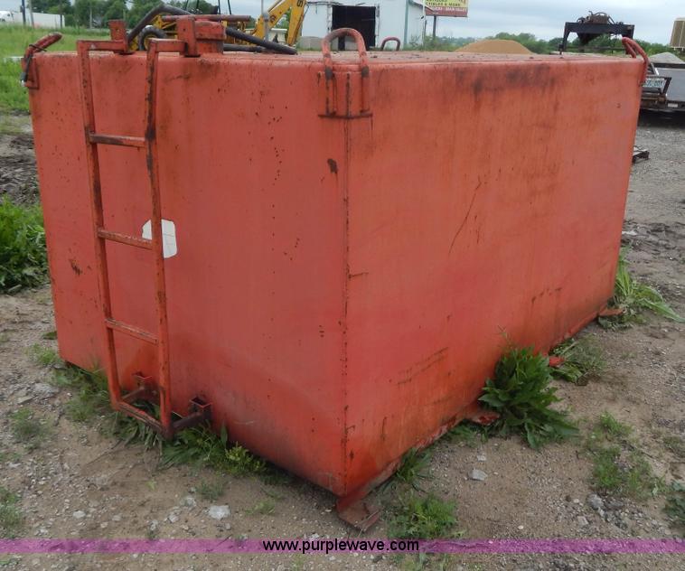 image for item AE9869 Bulk oil tank