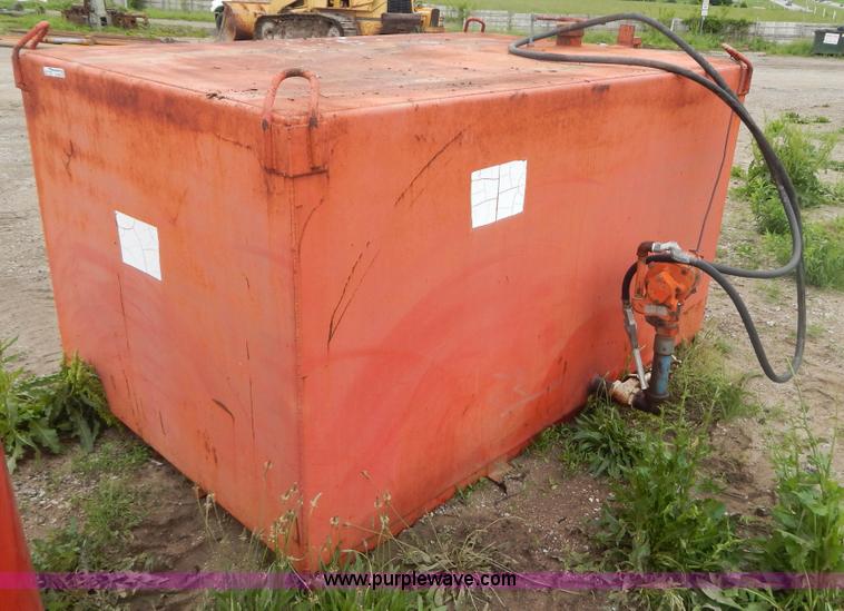 image for item AE9869 Bulk oil tank