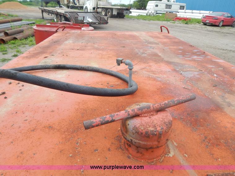image for item AE9869 Bulk oil tank