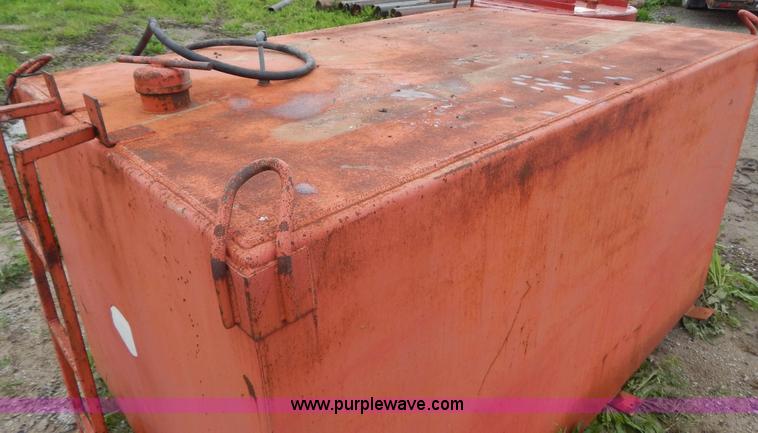 image for item AE9869 Bulk oil tank