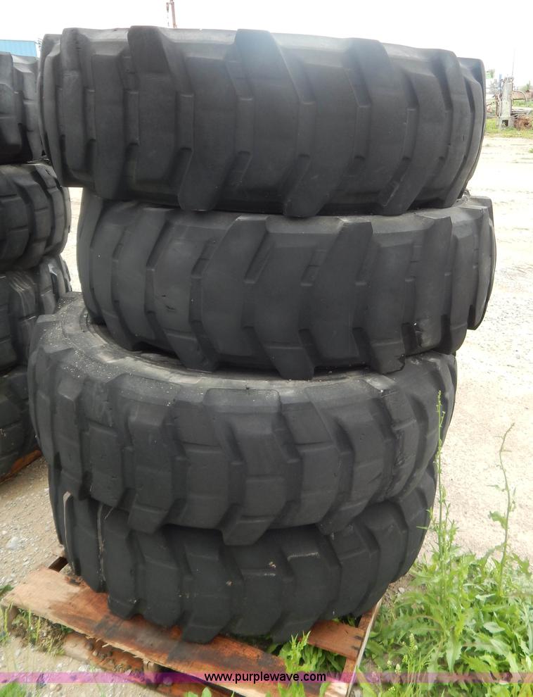 image for item AE9873 (4) Michelin 16R20 tires
