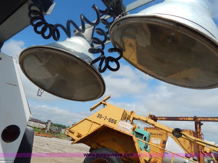 image for item AE9925 Magnum 4060 IMH light tower