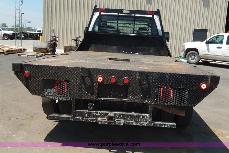 image for item D8080 2008 Ford F550 XL Super Duty flatbed truck