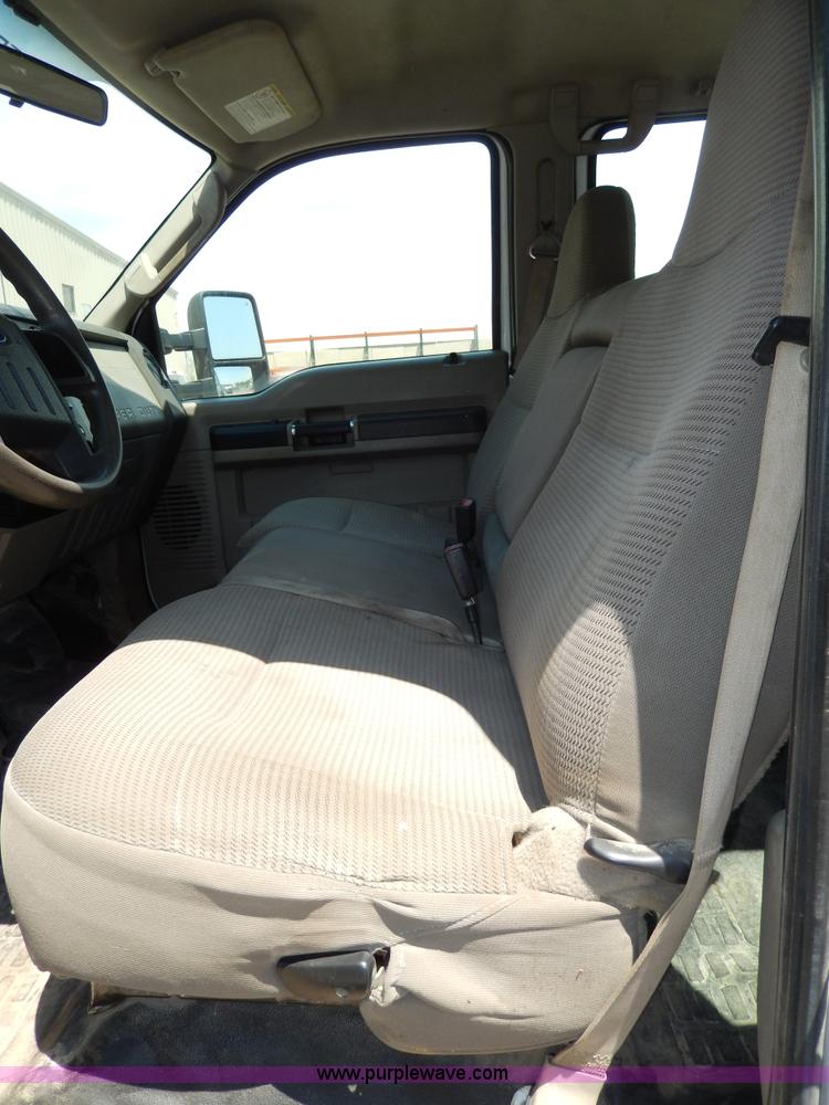 image for item D8080 2008 Ford F550 XL Super Duty flatbed truck