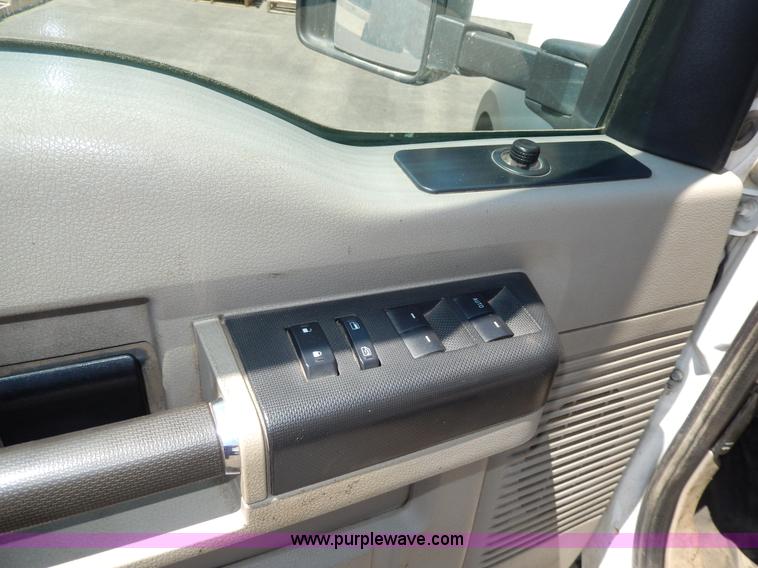 image for item D8080 2008 Ford F550 XL Super Duty flatbed truck