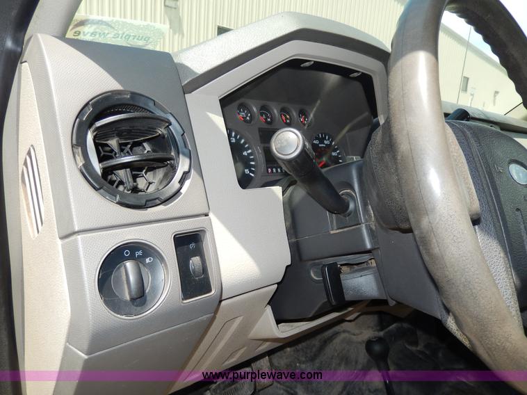 image for item D8080 2008 Ford F550 XL Super Duty flatbed truck