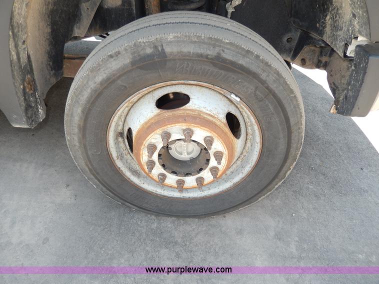 image for item D8080 2008 Ford F550 XL Super Duty flatbed truck