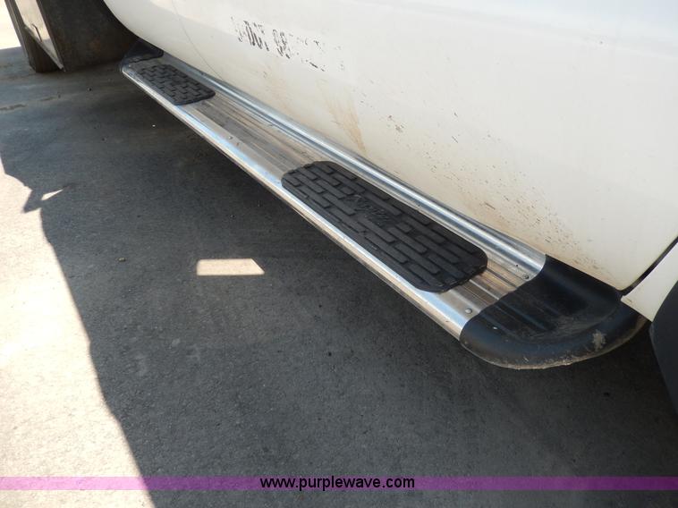 image for item D8080 2008 Ford F550 XL Super Duty flatbed truck