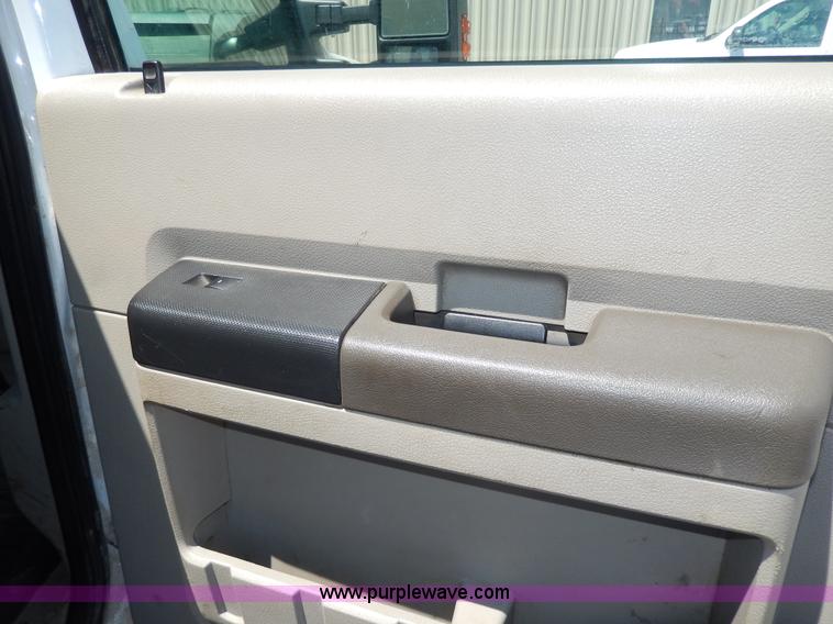 image for item D8080 2008 Ford F550 XL Super Duty flatbed truck