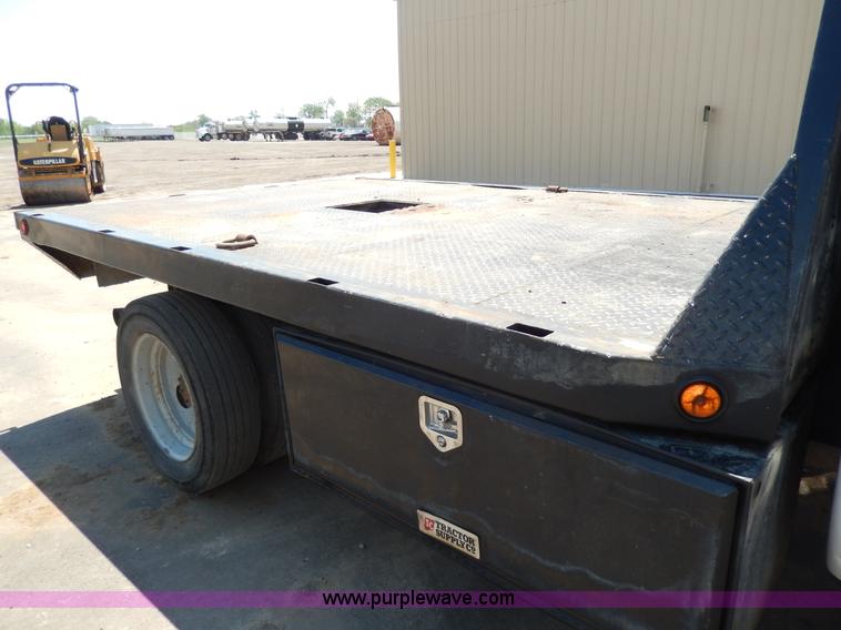image for item D8080 2008 Ford F550 XL Super Duty flatbed truck