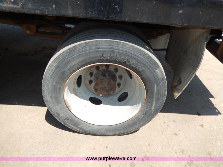 image for item D8080 2008 Ford F550 XL Super Duty flatbed truck