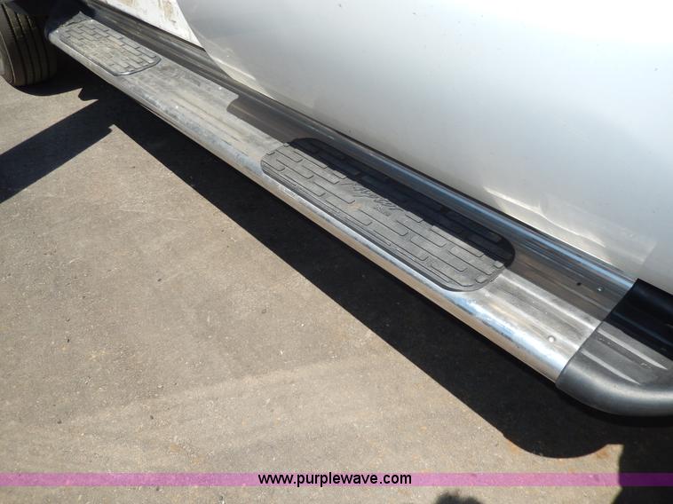 image for item D8080 2008 Ford F550 XL Super Duty flatbed truck