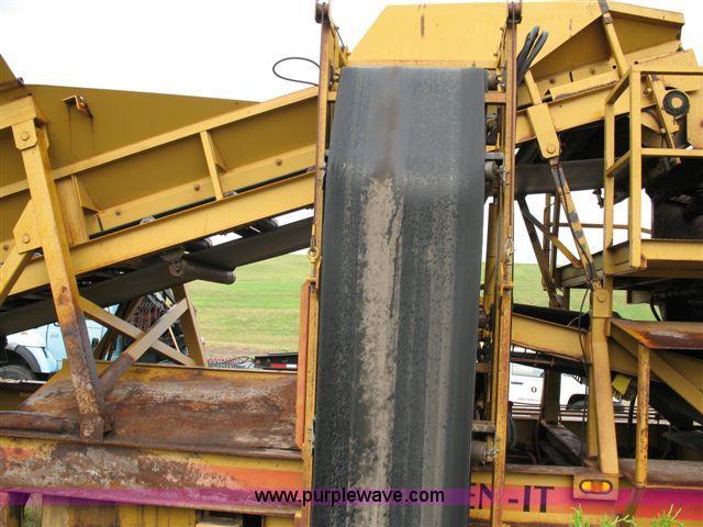 image for item D8285 CEC Screen-It Series II 5 x 12 mobile screen plant