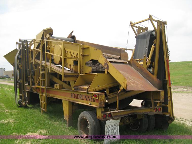 image for item D8285 CEC Screen-It Series II 5 x 12 mobile screen plant