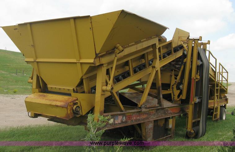 image for item D8285 CEC Screen-It Series II 5 x 12 mobile screen plant