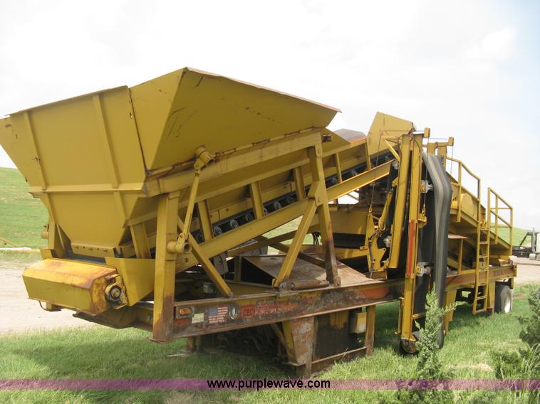 image for item D8285 CEC Screen-It Series II 5 x 12 mobile screen plant