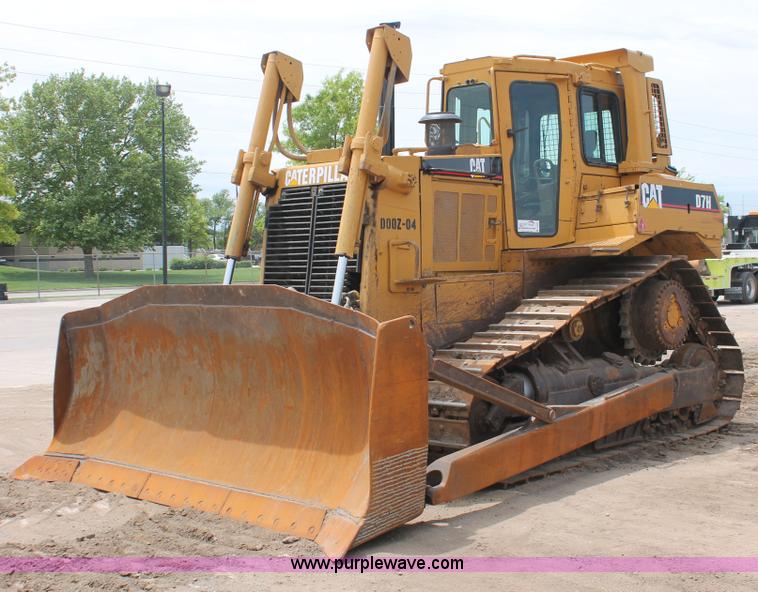 image for item D8345 1995 Caterpillar D7H dozer