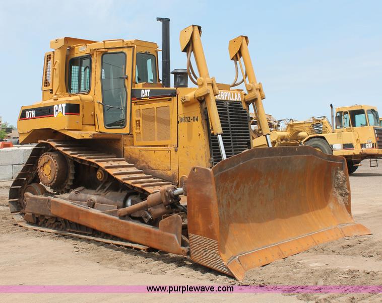 image for item D8345 1995 Caterpillar D7H dozer