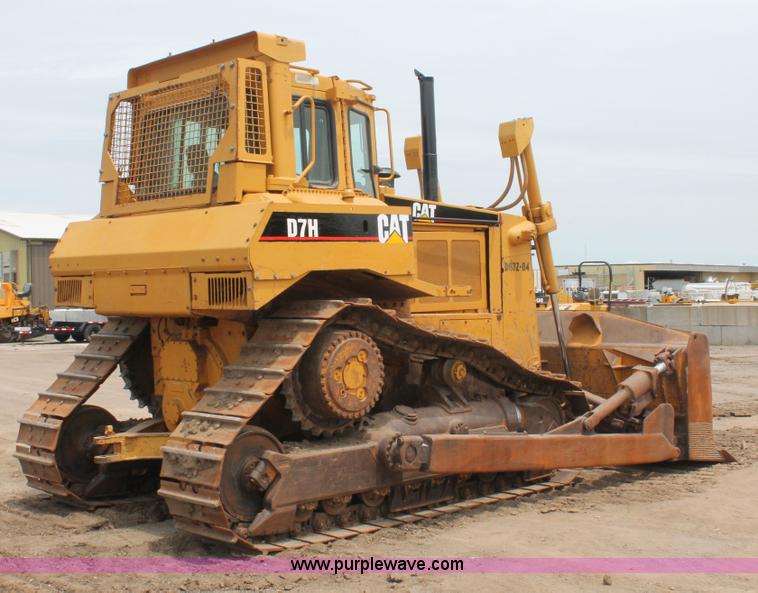 image for item D8345 1995 Caterpillar D7H dozer