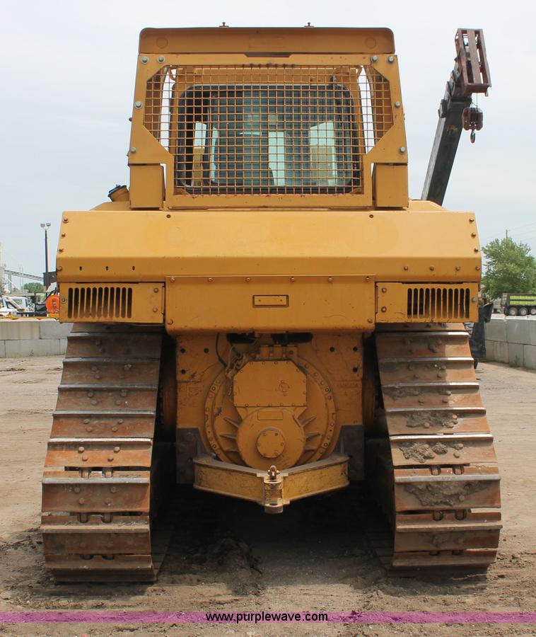 image for item D8345 1995 Caterpillar D7H dozer