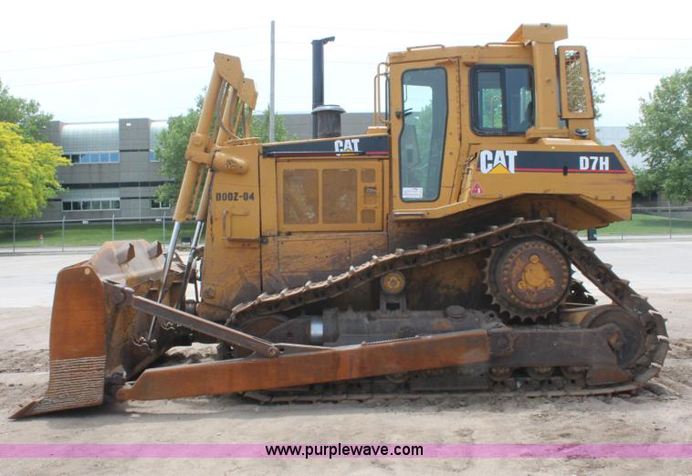 image for item D8345 1995 Caterpillar D7H dozer