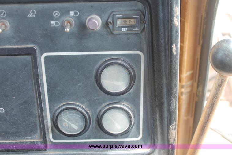 image for item D8345 1995 Caterpillar D7H dozer