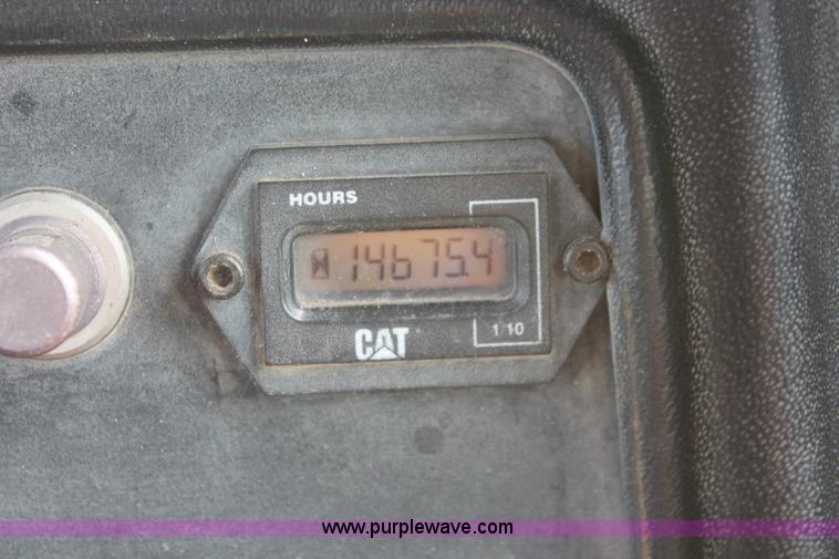 image for item D8345 1995 Caterpillar D7H dozer