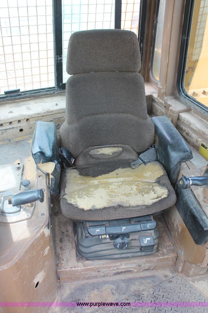 image for item D8345 1995 Caterpillar D7H dozer