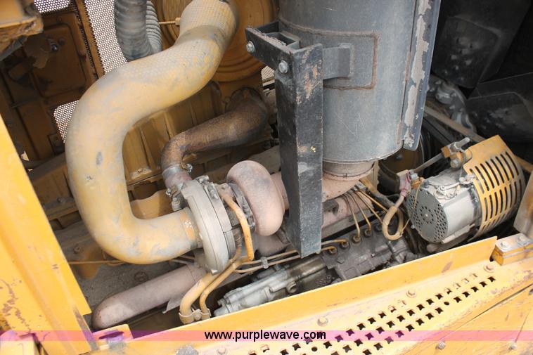 image for item D8345 1995 Caterpillar D7H dozer