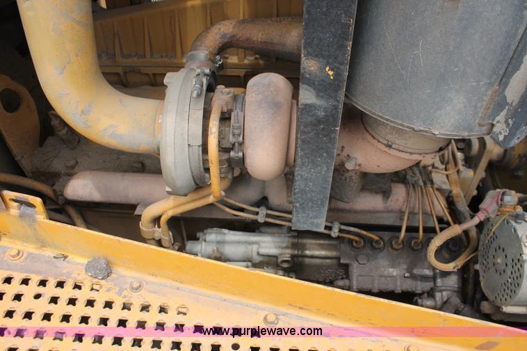 image for item D8345 1995 Caterpillar D7H dozer